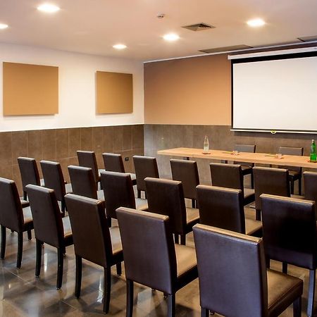Park Hotel Sabina Маляно Сабина Екстериор снимка