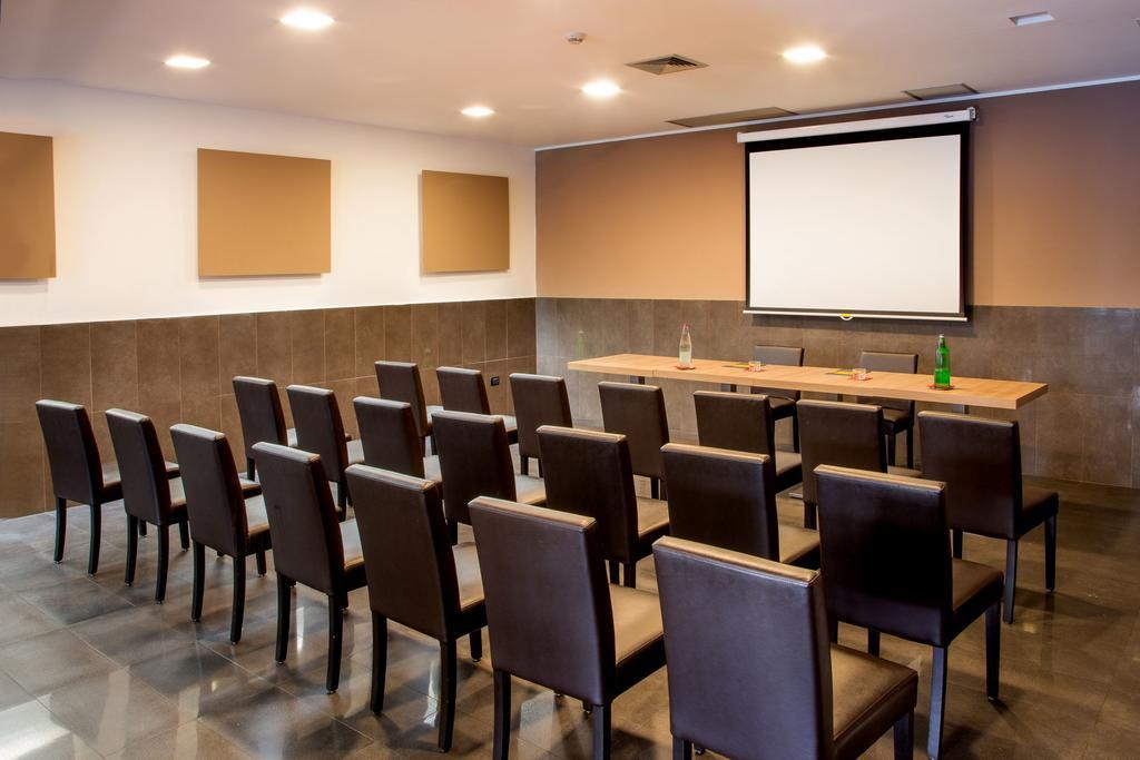 Park Hotel Sabina Маляно Сабина Екстериор снимка