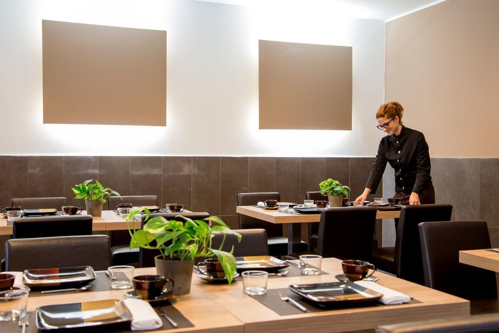 Park Hotel Sabina Маляно Сабина Екстериор снимка
