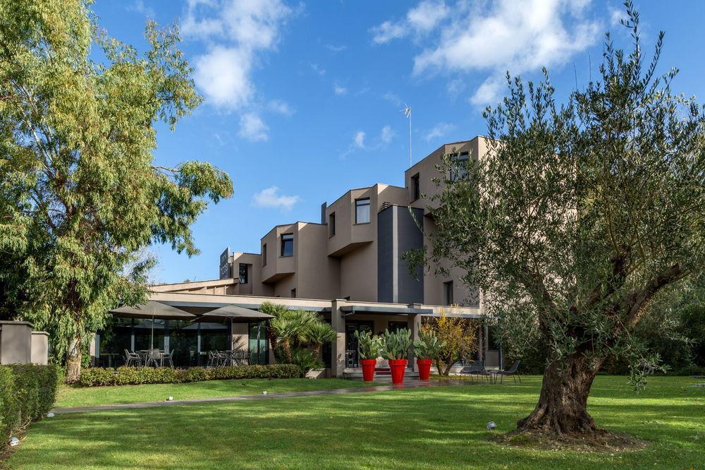 Park Hotel Sabina Маляно Сабина Екстериор снимка