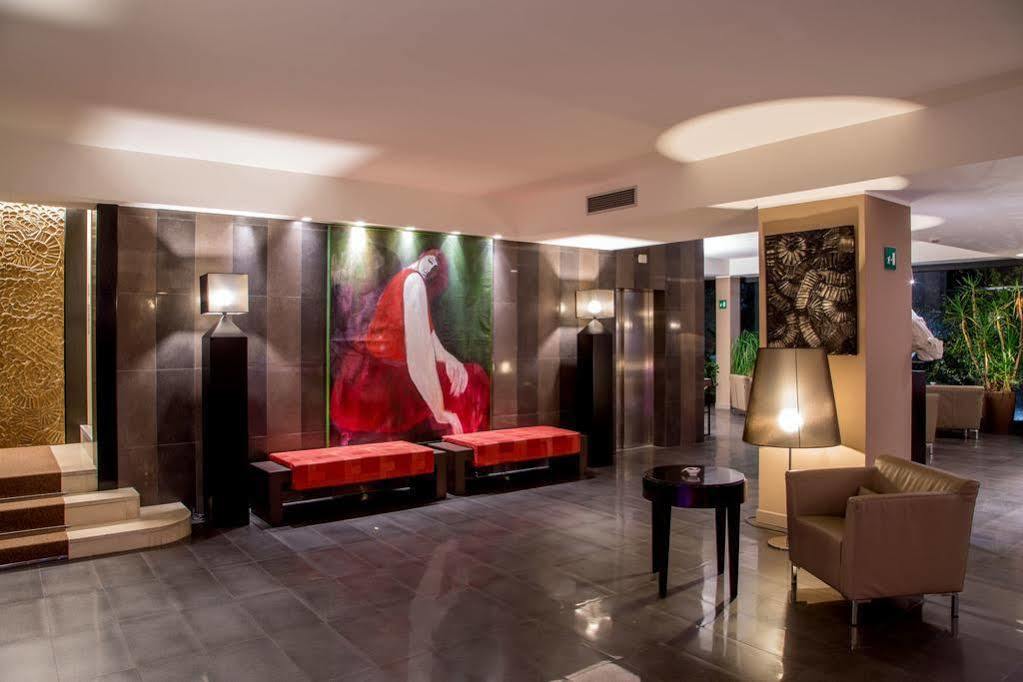 Park Hotel Sabina Маляно Сабина Екстериор снимка