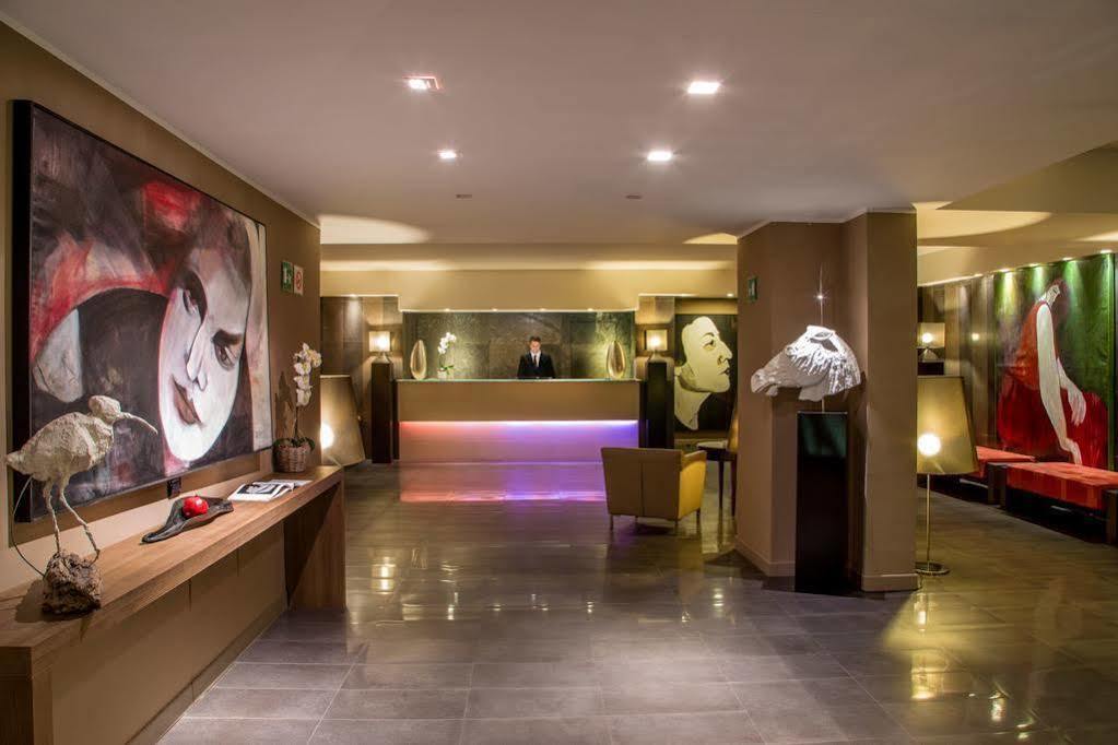 Park Hotel Sabina Маляно Сабина Екстериор снимка