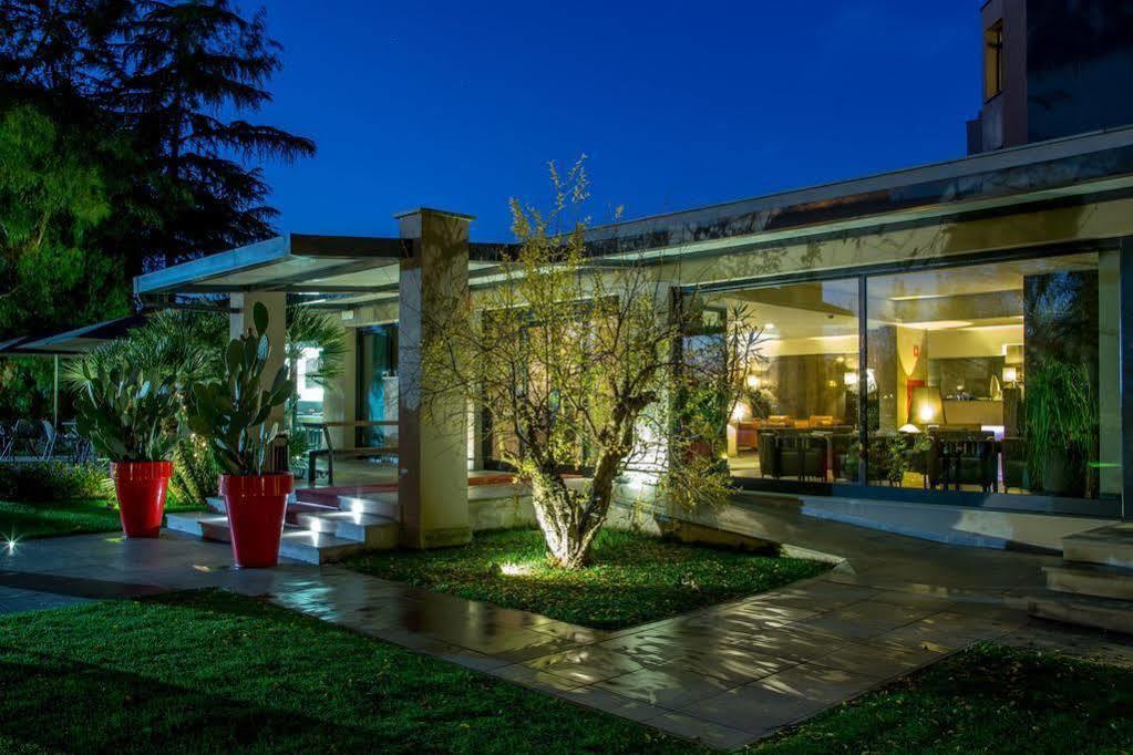 Park Hotel Sabina Маляно Сабина Екстериор снимка
